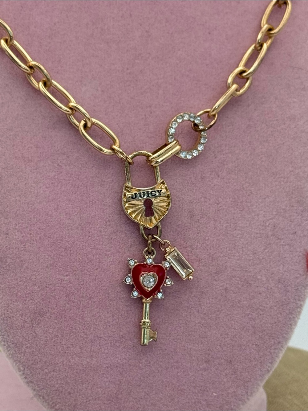 Juicy couture Gold-Tone Heart Key Pendant Necklace with Red Enamel Accent - Picture 2 of 6